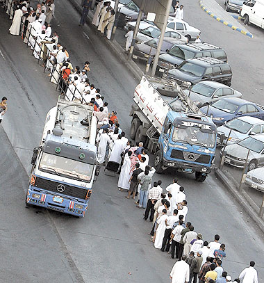 الشرقية تموت عطشا رغم انها مصدر المياه للكثير من المناطق